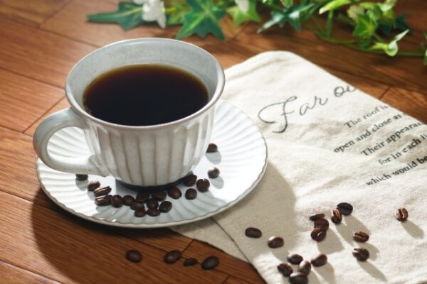 コーヒーとコーヒー豆とおしゃれな布